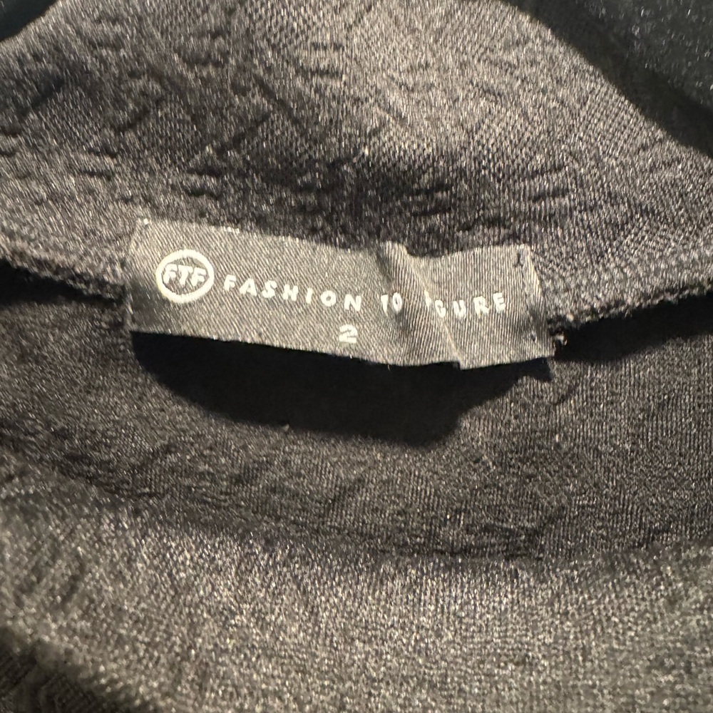 Fashion to Figure Black Textured Cropped Mock Neck Tank - Picture 4 of 4